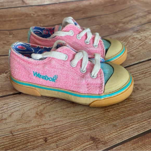 Weebok toddler girl sneakers size 4 - Picture 1 of 14